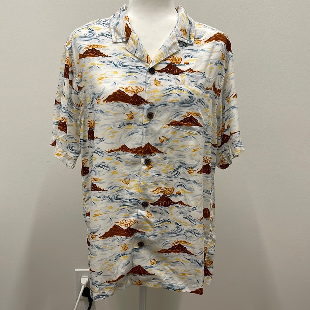 Patagonia pataloha shirt in island currant print size M